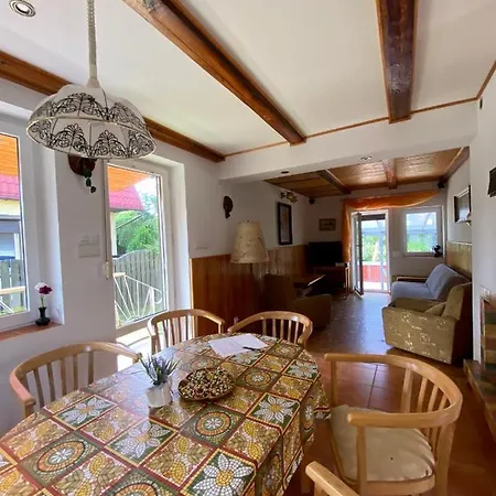 Z Ogrodem Apartment *