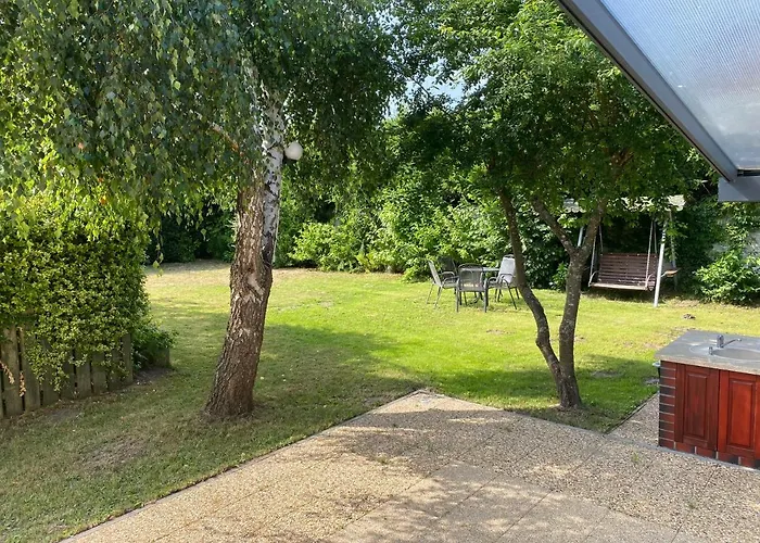 Z Ogrodem Apartament Rowy (Pomerania)